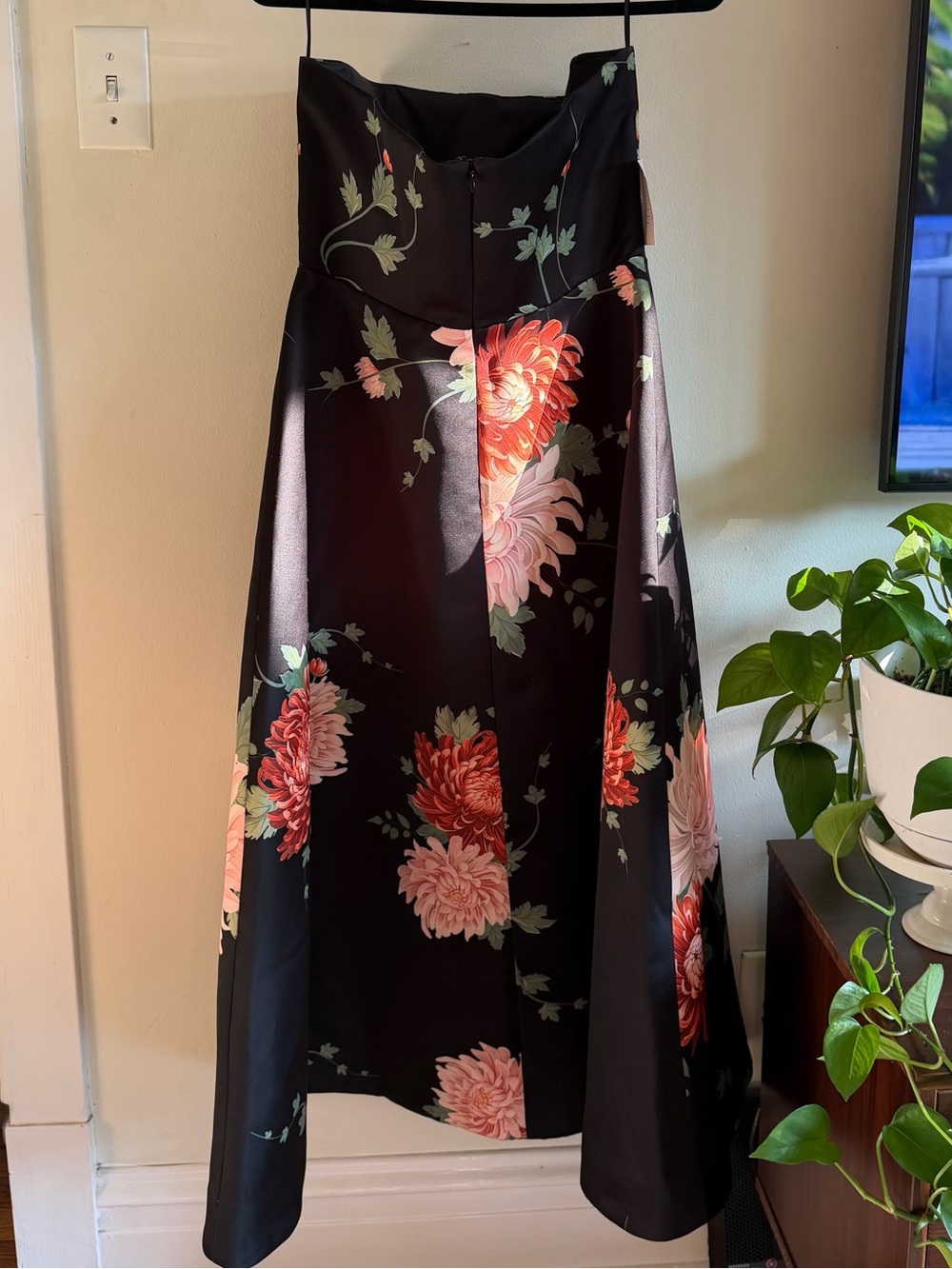 Sau Lee Fiora Floral Strapless Satin Gown - Picture 6 of 7